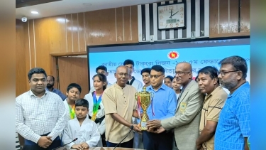 রাজশাহীর জেলা প্রশাসক মহোদয়ের হাতে পঞ্চম ফেডারেশন কাপ তায়কোয়ানডো প্রতিযোগিতার ট্রফি হস্তান্তর