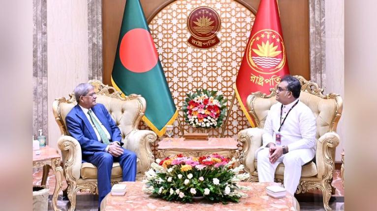 বিশ্ববিদ্যালয়ের শিক্ষা ও গবেষণার মান বাড়াতে মেধা ও যোগ্যতাকে অগ্রাধিকার দেওয়ার আহ্বান রাষ্ট্রপতির