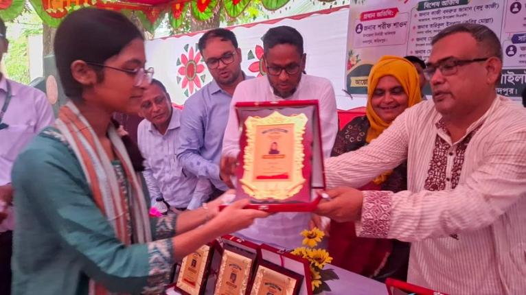 সদরপুরে আমিরাবাদ ফজলুল হক পাইলট ইনস্টিটিউটে কৃতী শিক্ষার্থী সংবর্ধনা