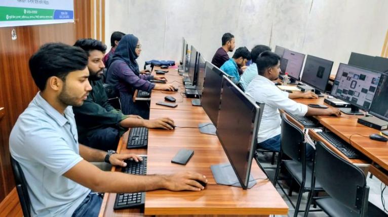 শেরপুরে ফ্রিল্যান্সিং এবং এআই প্রশিক্ষণ কার্যক্রমের উদ্বোধন