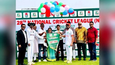 খুলনায় ক্রিকেটের উন্মাদনা ; পর্দা উঠলো জাতীয় ক্রিকেট লিগের
