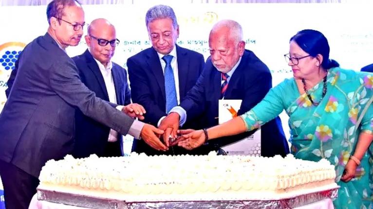 পুঁজিবাজারকে খুচরা বিনিয়োগকারী নির্ভরতা থেকে প্রাতিষ্ঠানিক করতে হবে : অর্থমন্ত্রী