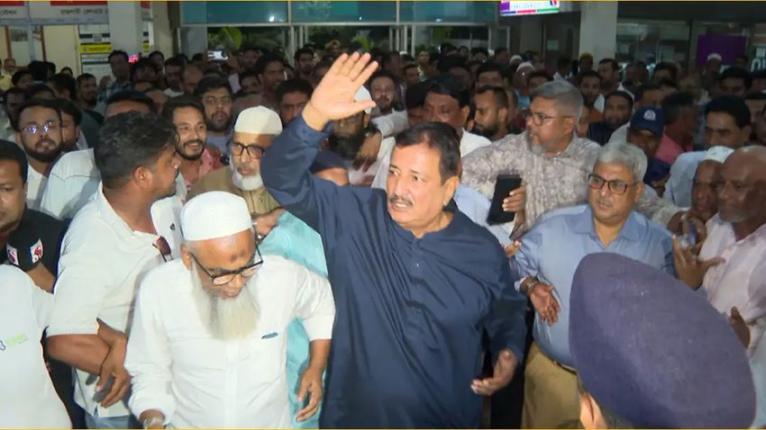 রেলওয়ে স্টেশন ভাঙচুরকারীদের বিরুদ্ধে তদন্ত সাপেক্ষে ব্যবস্থা নেওয়া হবে: ভূমিমন্ত্রী