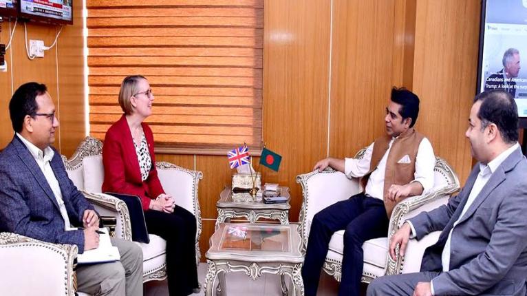 তথ্যমন্ত্রীর সাথে ব্রিটিশ হাইকমিশনারের সাক্ষাৎ