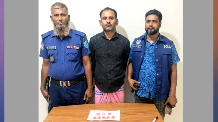 ফতুল্লায় ২০০ পিস ইয়াবাসহ গ্রেপ্তার ১