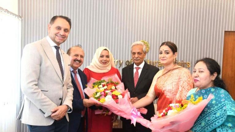 সংস্কৃতিমন্ত্রীর সঙ্গে যুক্তরাজ্যের পার্লামেন্টারি প্রতিনিধিদলের সাক্ষাৎ
