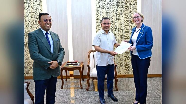 প্রধানমন্ত্রীর সঙ্গে ব্রিটিশ হাইকমিশনারের সাক্ষাৎ