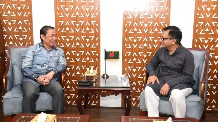 ইন্দোনেশিয়ায় ওষুধ ও তৈরি পোশাকের বাজার সম্প্রসারণে জোর বাণিজ্যমন্ত্রীর