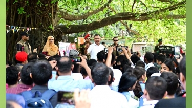 নিজ কলেজ প্রাঙ্গণে গেলেন প্রধানমন্ত্রী, শিক্ষার্থীদের দিলেন দেশ গড়ার বার্তা
