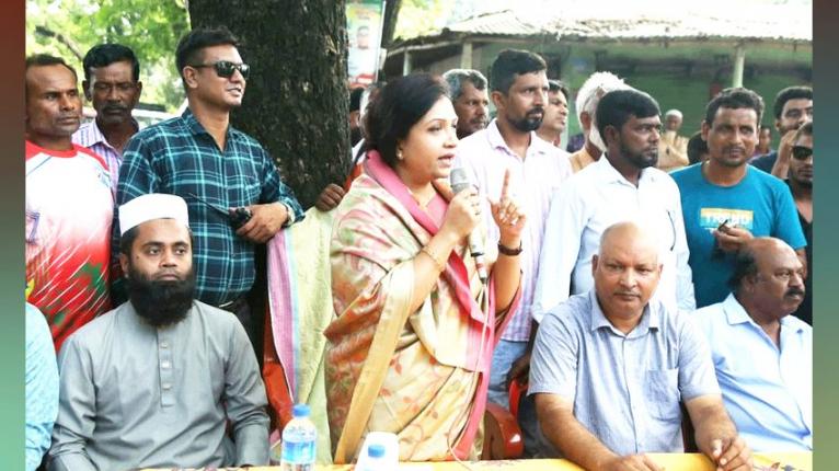 কার্ড-ভাতার জন্য টাকা চাইলে নাম লিখে রাখুন : প্রতিমন্ত্রী পুতুল